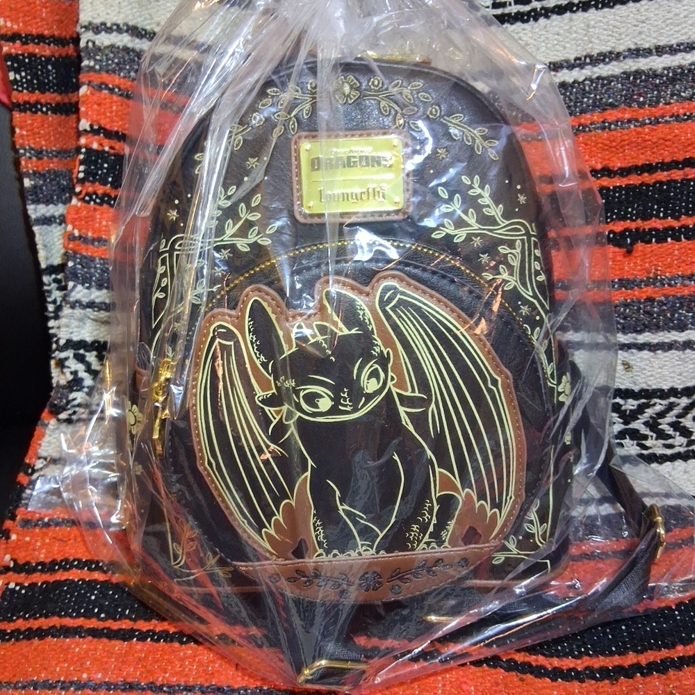 Loungefly How to Train Your Dragon Mini Backpack Glow In The Dark NWT BAM - Picture 6 of 6
